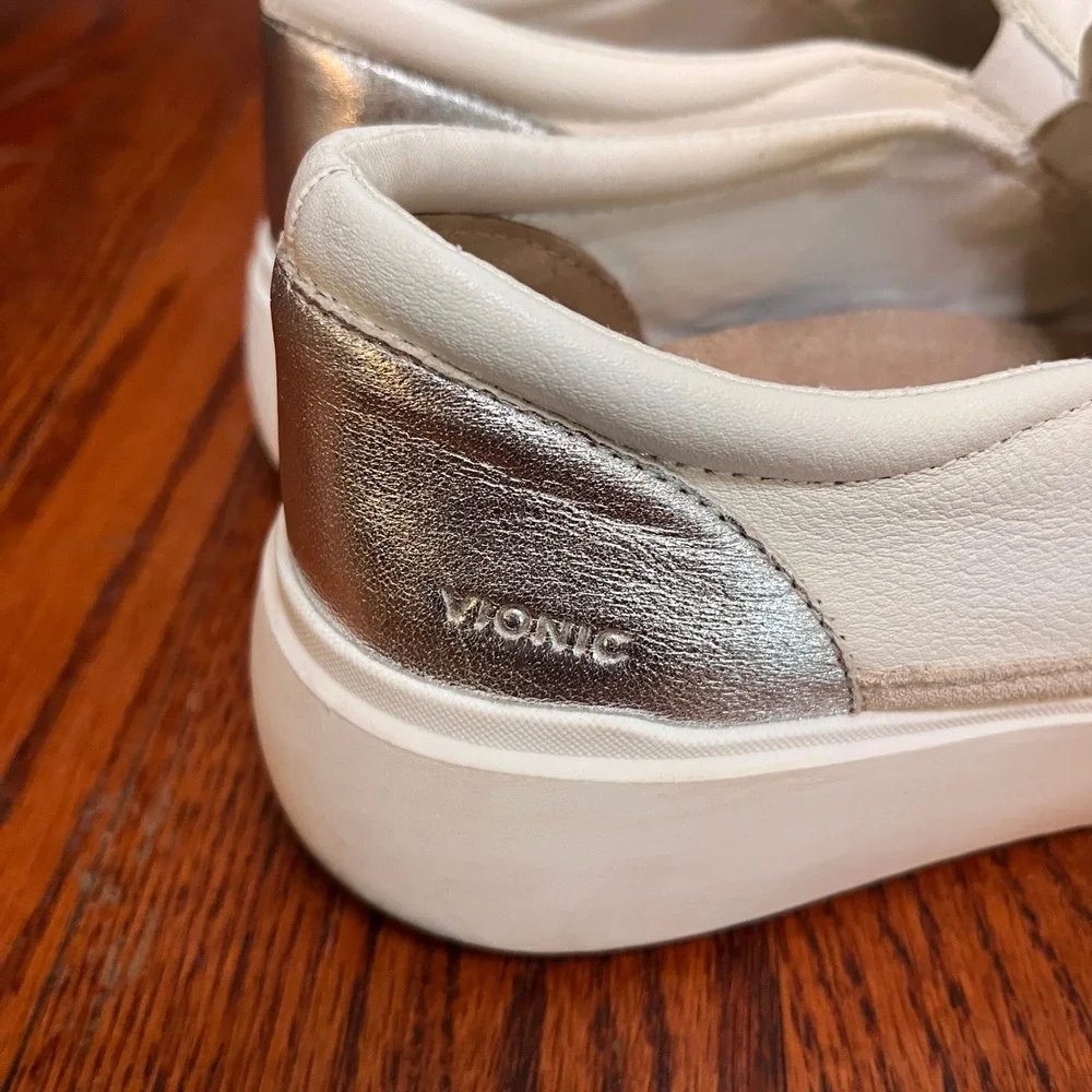 Vionic Kearny Womens 9 Cream Leather Metallic Silver Slip On Platform Sneakers - Picture 5 of 11
